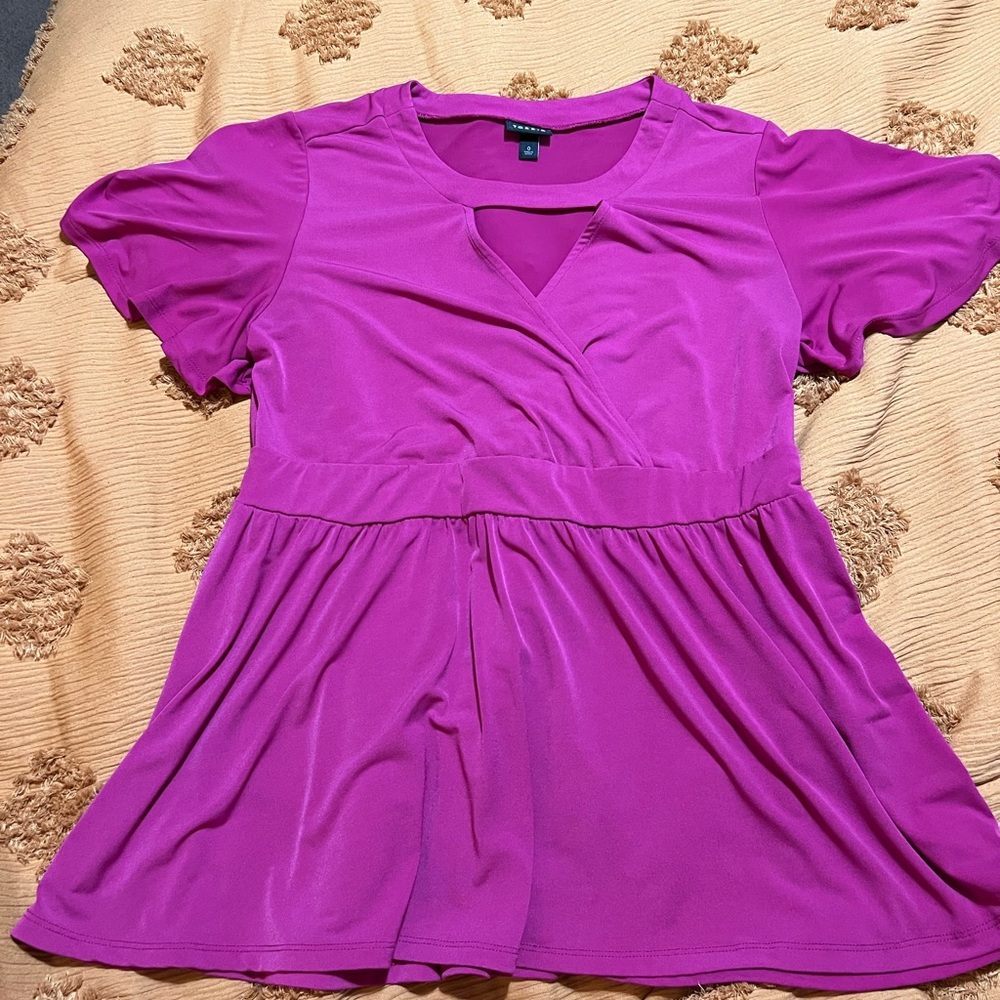 Sz 0 Torrid fuschia top
